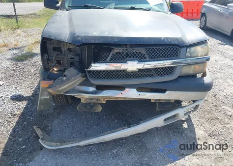 2005 Chevrolet Silverado 1500 Work Truck z USA, uszkodzony, nr VIN 1GCEC19XX5Z308377